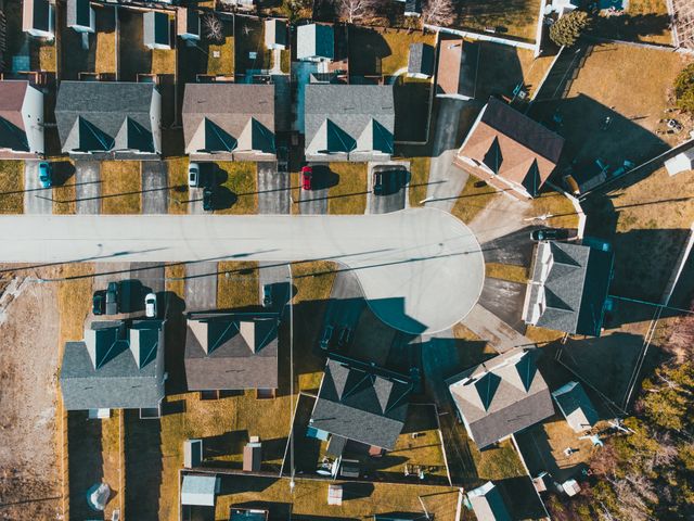 the%20aerial%20view%20of%20a%20cul-de-sac the%20aerial%20view%20of%20a%20cul-de-sac